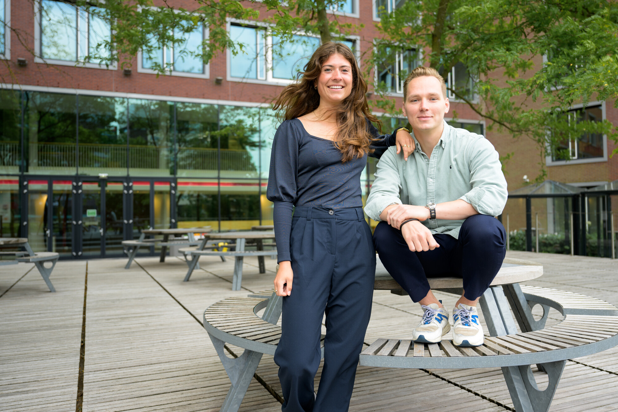 Jesse en Yannick buiten bij Essent