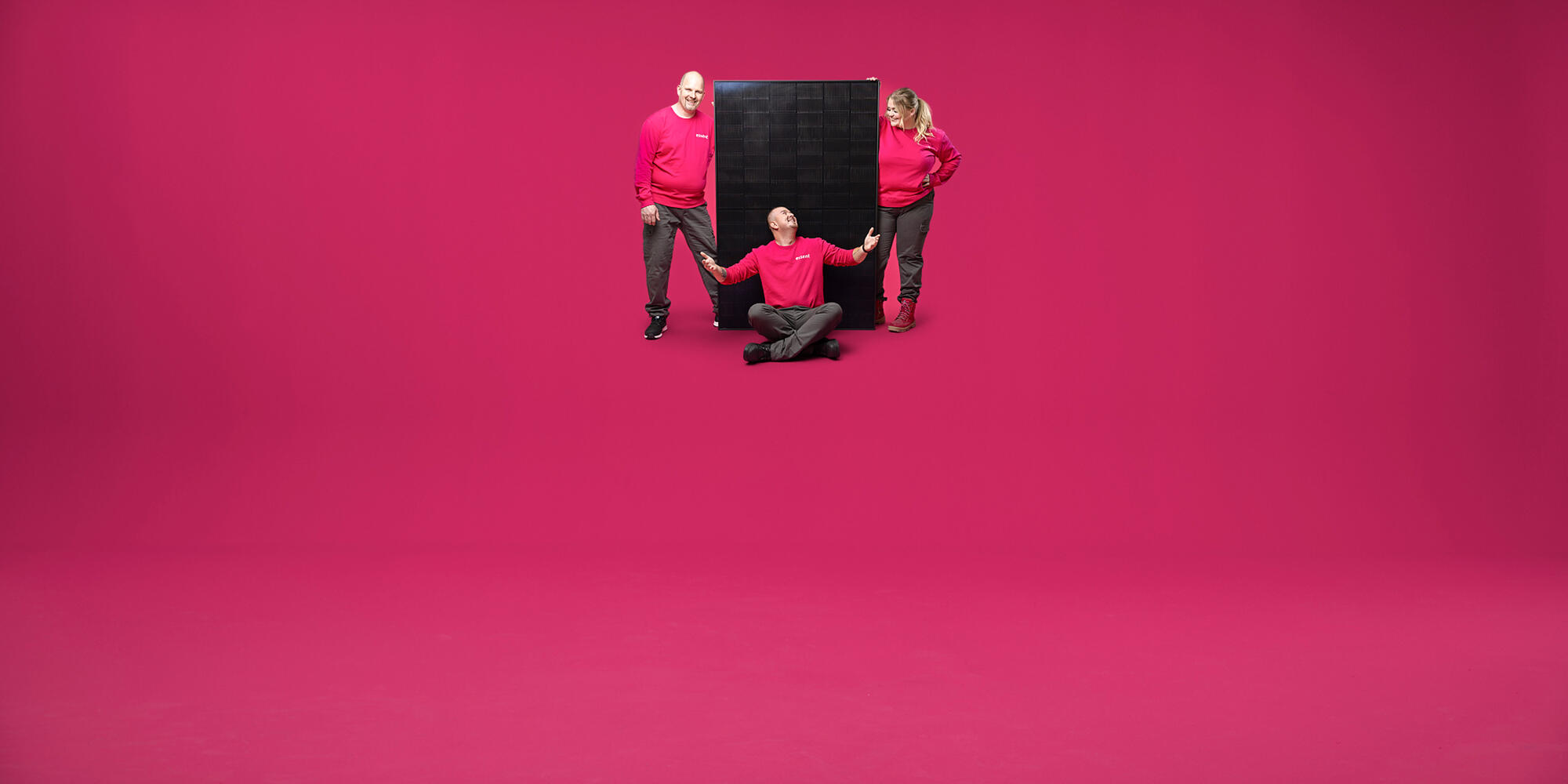 ONZE MONTEURS GAAN <BR> AAN DE SLAG